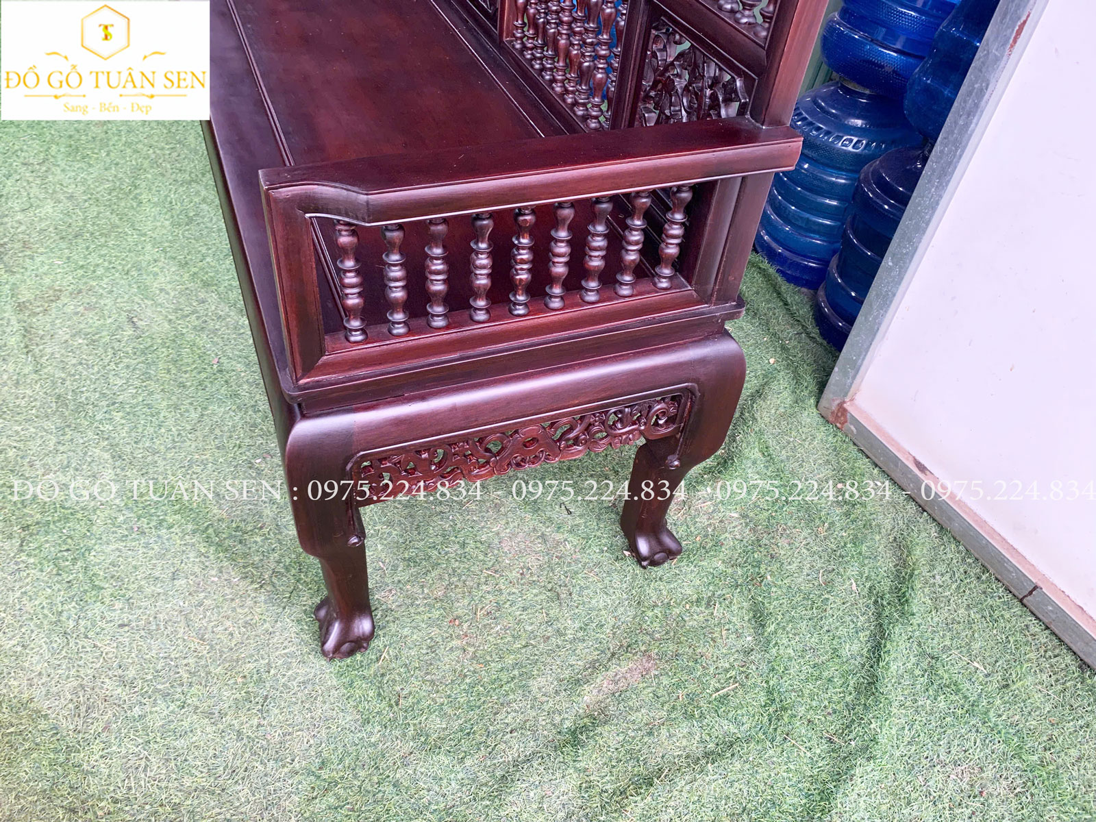 Hình ảnh chi tiết trường kỷ song tiện chân móng
